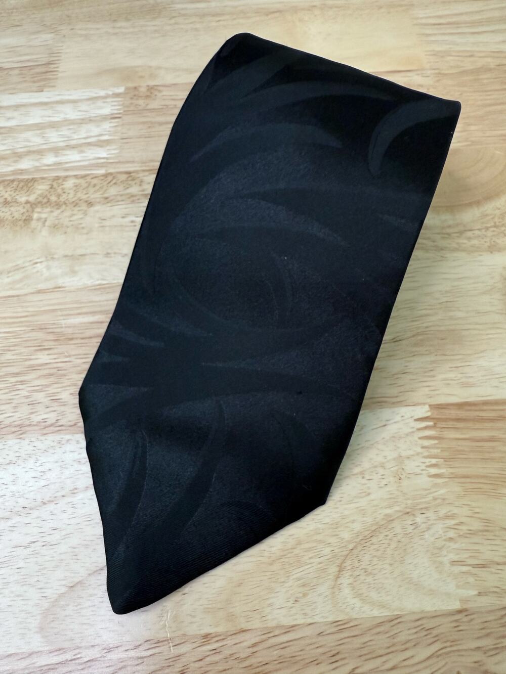 Men's Neck Tie Made in Italy Botany 500 Made in USA Black Leaves Print JL